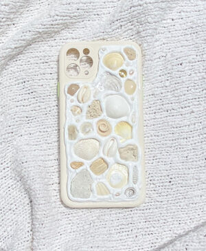 Etsy – Seashell Mosaic Handmade Phonecase